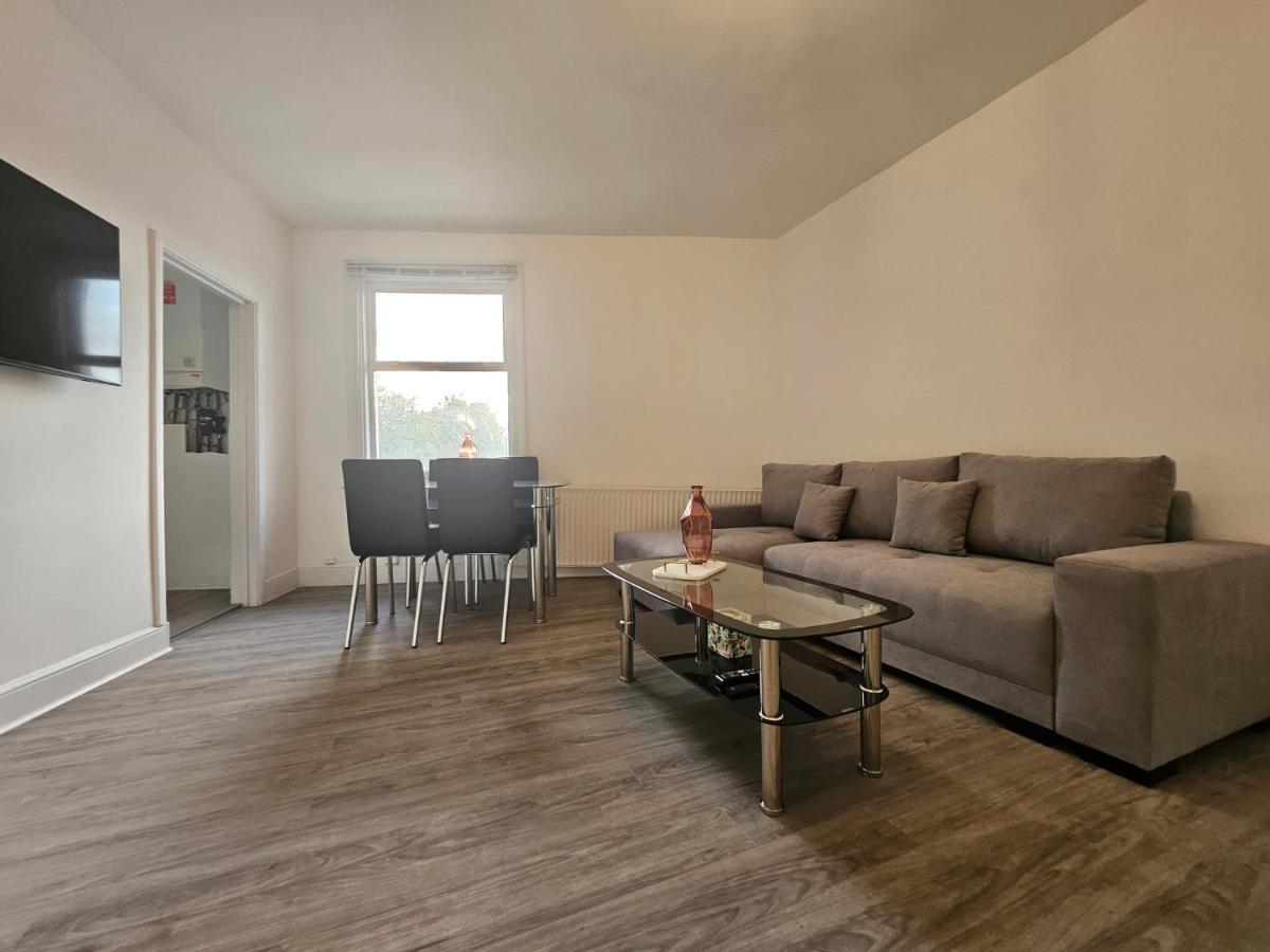 Battersea Park Apartments Лондон Экстерьер фото