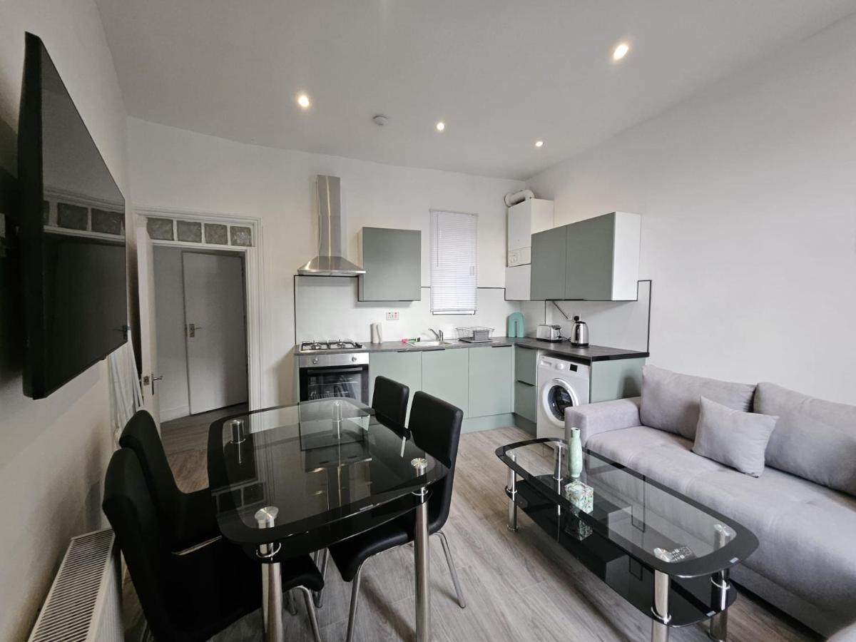 Battersea Park Apartments Лондон Экстерьер фото
