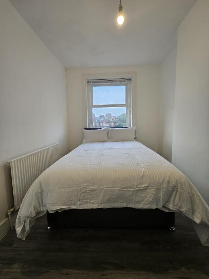 Battersea Park Apartments Лондон Экстерьер фото