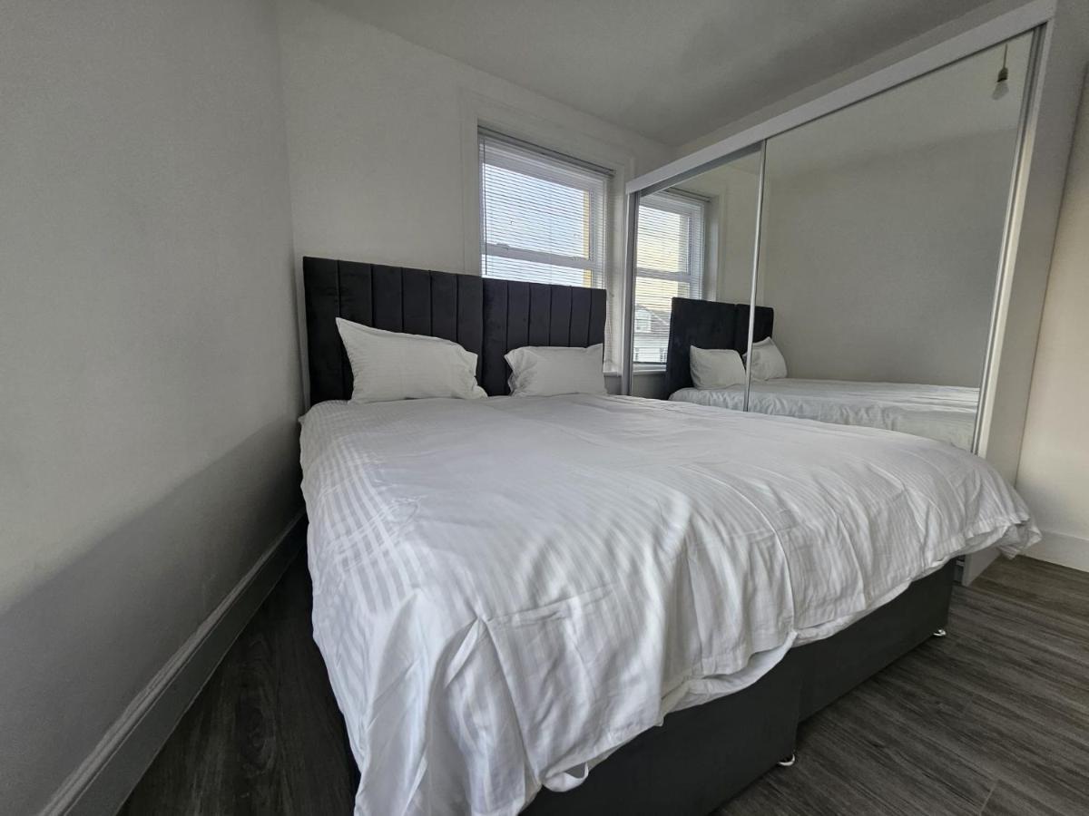 Battersea Park Apartments Лондон Экстерьер фото