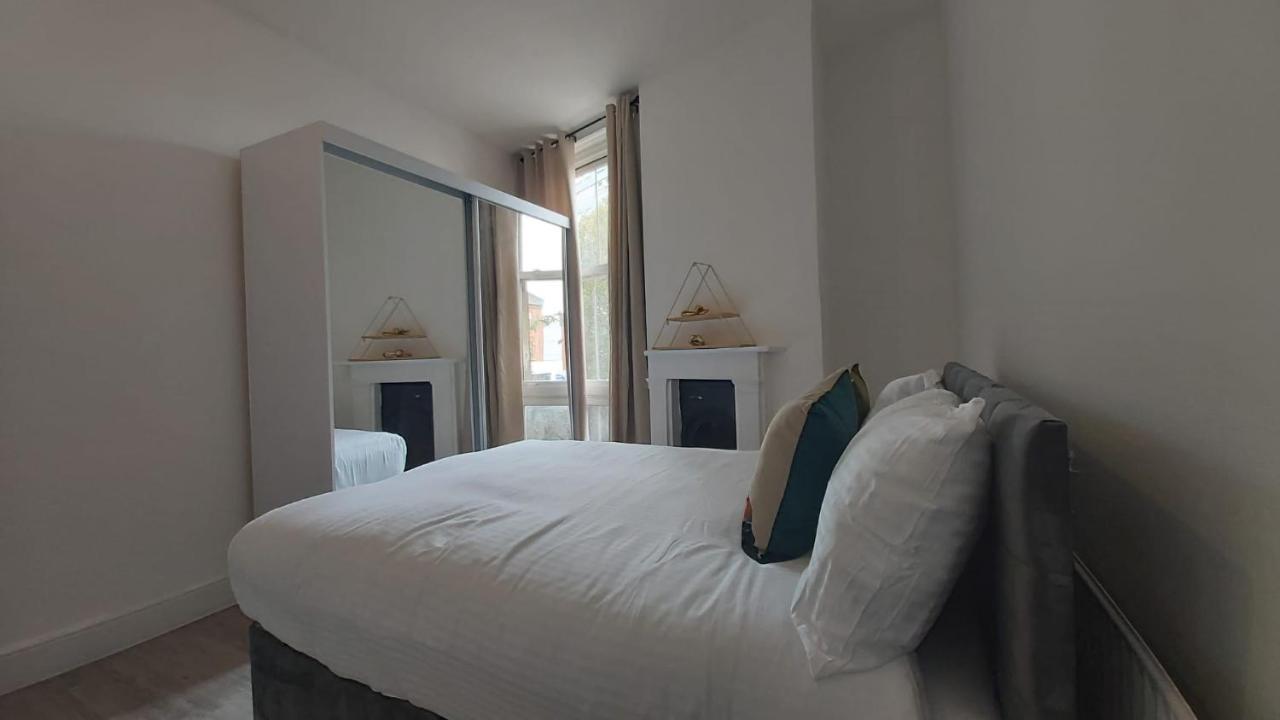 Battersea Park Apartments Лондон Экстерьер фото